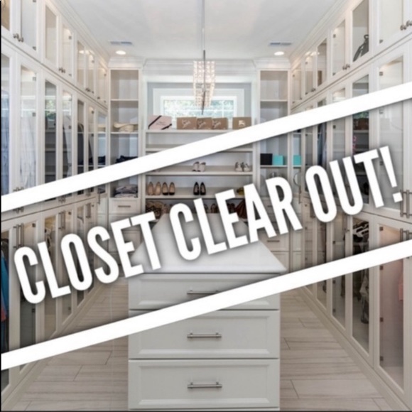 🎉 CLOSET SALE ACCEPTING OFFERS & 30% OFF BUNDLES TODAY - Picture 4 of 14